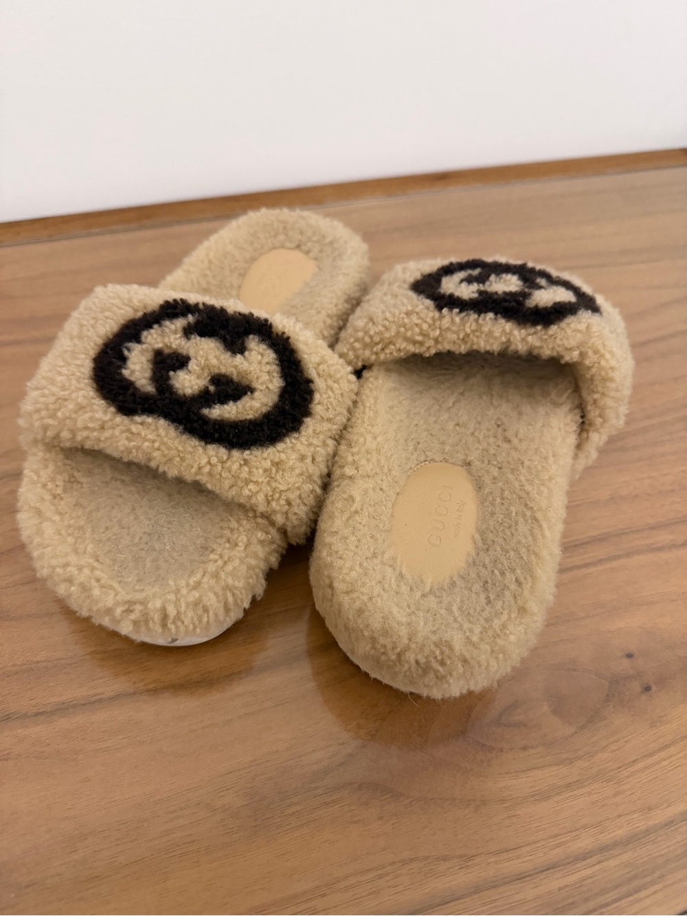 Gucci Kids Beige Shearling Slides with Black Logo